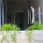 아파트 Tiled
